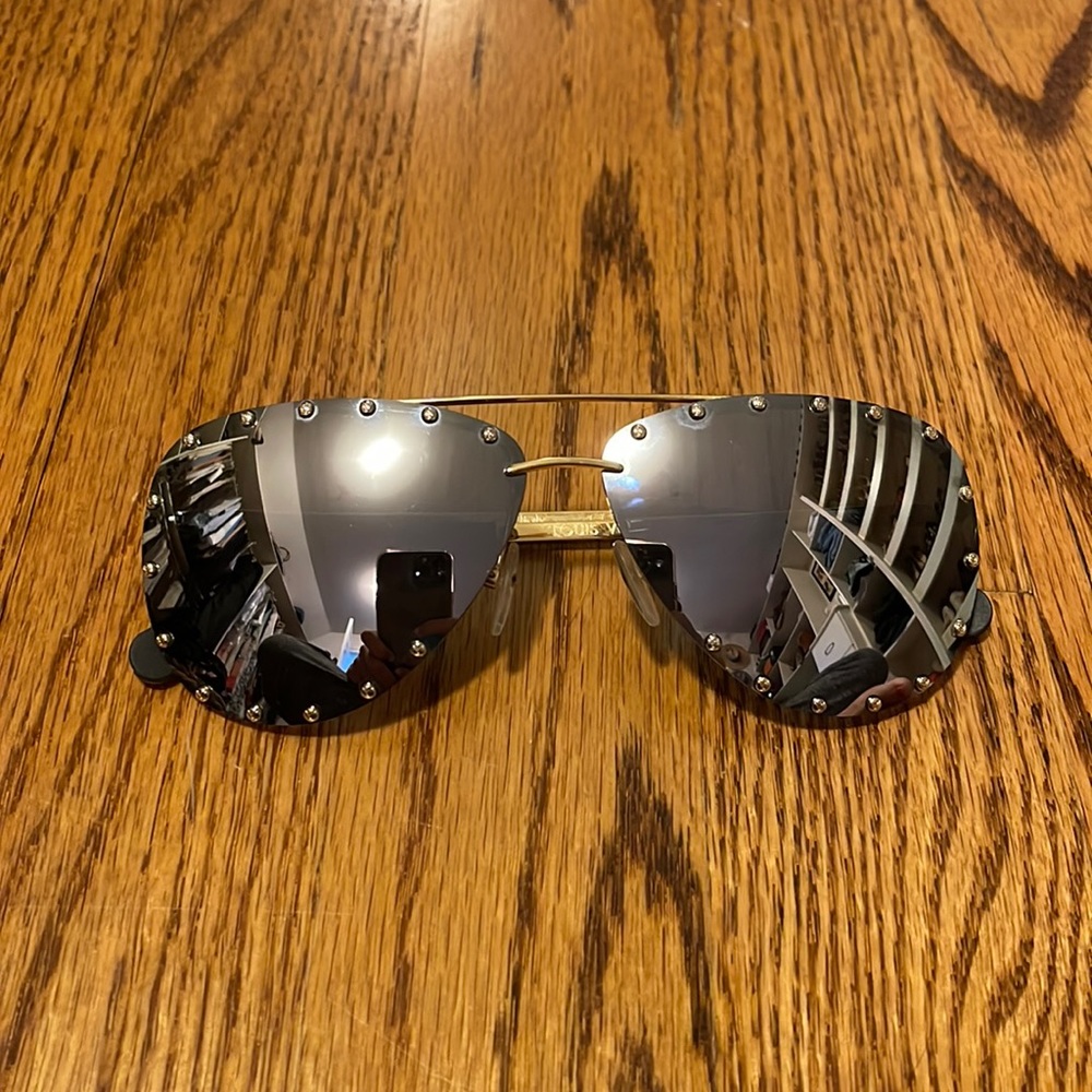 Authentic Louis Vuitton The Party Mirror w Nailhead Sunglasses Silver and Gold